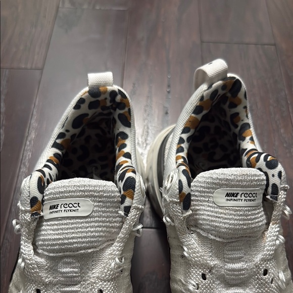 Nike Infinity W 7.5 Animal Print Athletic Shoes - Picture 2 of 11